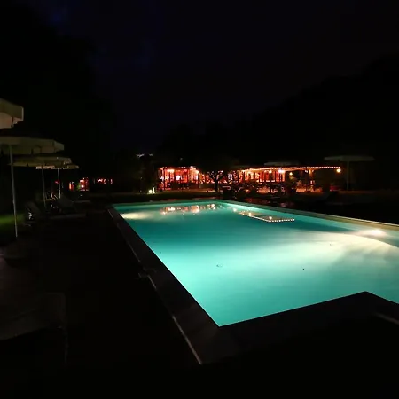Cosy In With Pool بيت للعطل